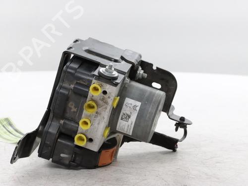 Used ABS pump ABS pump OPEL GRANDLAND / GRANDLAND X (A18, P1UO) 1.5 Turbo D (75) (131 hp) 33813738 33813738