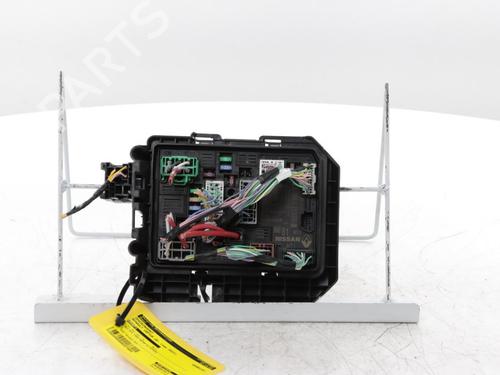 Used Fuse box Fuse box 30186505 30186505
