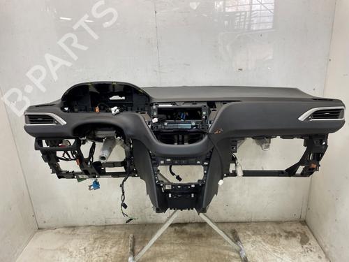 Instrumentbord Instrumentbord PEUGEOT 2008 I (CU_) 1.2 THP 110 / PureTech 110 (110 hp) 34058048 34058048