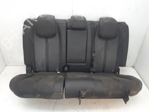 Used Rear seat PEUGEOT 3008 II SUV (MC_, MR_, MJ_, M4_) 1.2 THP/ PureTech 130 (MRHNSM, MRHNSU, MRHNSJ, MRHNYW,... (131 hp) 29426215