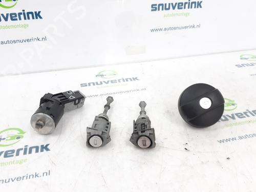 Used Ignition barrel PEUGEOT EXPERT Van (V_) 2.0 BlueHDi 120 (122 hp) 13324746