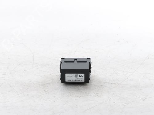 Used Electronic module Electronic module RENAULT SCENIC E-TECH PHASE I EV87 (218 hp) 33696355 33696355