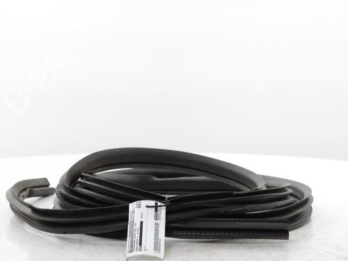 Used Rubber door seal NISSAN QASHQAI II (J11, J11_) 1.2 DIG-T (115 hp) 31261143