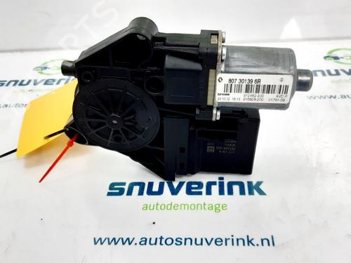 Used Electronic module RENAULT MEGANE III Hatchback (BZ0/1_, B3_) 1.6 16V (BZ1B, BZ1H) (110 hp) 13194872