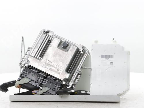Used Engine control unit (ECU) Engine control unit (ECU) PEUGEOT 308 SW III (FC_, FJ_, FR_, F4_, FN_) BlueHDi 130 (FCYHZL, FCYHZT) (131 hp) 33696705 33696705