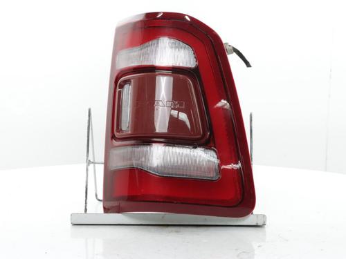 right-taillight-ram-1500-crew-cab-pickup-dt-2018-38618854 main image