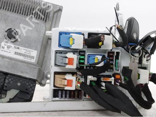 Used Engine control unit (ECU) Engine control unit (ECU) PEUGEOT 308 SW III (FC_, FJ_, FR_, F4_, FN_) PureTech 130 (FRHNSL, FRHNST) (131 hp) 38347610 38347610