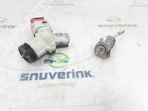 Used Ignition barrel RENAULT CAPTUR II (HF_) TCe 100 (HFMT) (101 hp) 24160167
