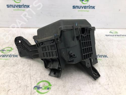 Fuse box PEUGEOT 208 I (CA_, CC_) 1.2 VTI 82 | BP15795784E1