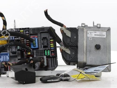 engine-control-unit-ecu-peugeot-expert-van-v_-2016-31261311 main image