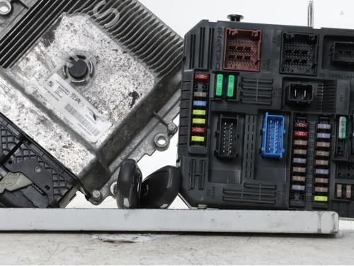 Used Engine control unit (ECU) Engine control unit (ECU) PEUGEOT 5008 II (MC_, MJ_, MR_, M4_) 1.2 THP (MRHNYH, MRHNYW, MRHNSJ, MRHNSU, MRHNSM) (131 hp) 34423941 34423941