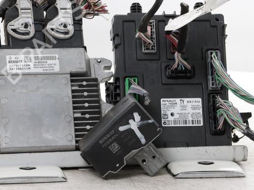 Used Engine control unit (ECU) Engine control unit (ECU) 38111064 38111064