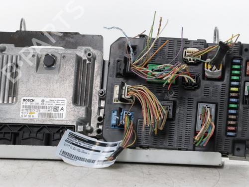engine-control-unit-ecu-peugeot-308-i-4a_-4c_-2007-2008-2009-2010-2011-2012-2013-2014-2015-2016-31960740 main image