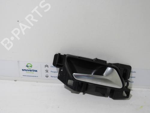 Used Front right exterior door handle PEUGEOT 3008 II SUV (MC_, MR_, MJ_, M4_) 1.2 THP/ PureTech 130 (MRHNSM, MRHNSU, MRHNSJ, MRHNYW,... (131 hp) 10799842
