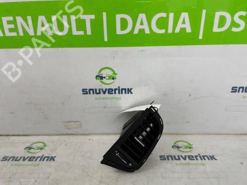 air-vent-renault-megane-iv-hatchback-b9amn_-2015-25829124 main image
