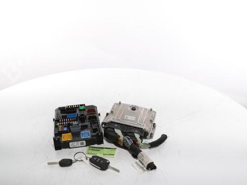 Used Engine control unit (ECU) OPEL CORSA F (P2JO) 1.2 MHEV (101 hp) 28005508