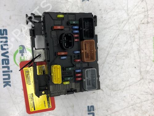 Used Fuse box CITROËN C2 (JM_) 1.1 (60 hp) 16911919