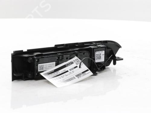 Switch LAND ROVER DEFENDER Station Wagon (L663) P300e Hybrid 4x4 | BP38618646I30  - Image 5