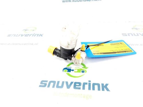 Used Washer pump PEUGEOT 308 SW II (LC_, LJ_, LR_, LX_, L4_) 1.6 BlueHDi 120 (120 hp) 13193406