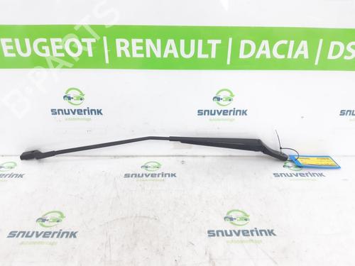 Used Front windshield wiper arm PEUGEOT 3008 I MPV (0U_) 1.6 THP (156 hp) 15795738