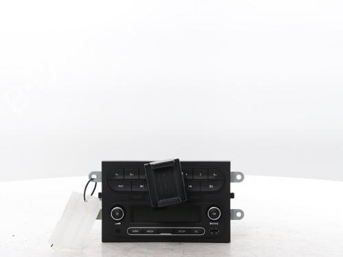Used Radio Radio 30758693 30758693