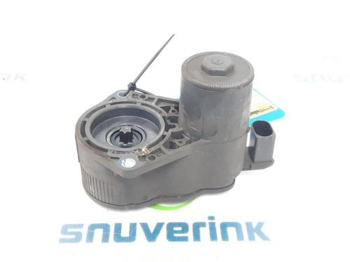 Used Electric handbrake PEUGEOT 5008 II (MC_, MJ_, MR_, M4_) 1.2 THP (MRHNYH, MRHNYW, MRHNSJ, MRHNSU, MRHNSM) (131 hp) 13195204