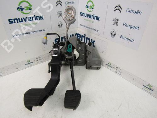 Used Clutch pedal PEUGEOT 308 I (4A_, 4C_) 1.6 THP 16V (156 hp) 16490786