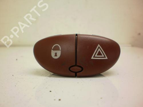 Used Warning switch PEUGEOT 206 Hatchback (2A/C) 1.4 i (75 hp) 21107982