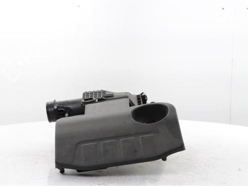 Used Air filter box Air filter box RENAULT CAPTUR II (HF_) E-TECH 145 (HFMU) (143 hp) 31592437 31592437