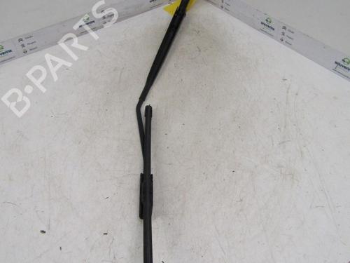 Used Front windshield wiper arm RENAULT MEGANE III Grandtour (KZ0/1) 1.5 dCi (KZ09, KZ0D, KZ1G, KZ29, KZ14, KZ1W, KZ10, KZ1F,... (110 hp) 24162213