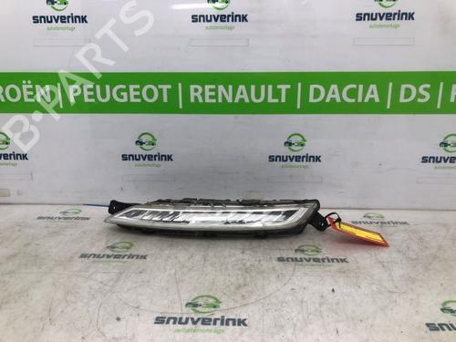 Used Left daytime light Left daytime light 21195342 21195342