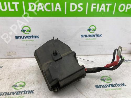 Used Fuse box Fuse box 24166540 24166540