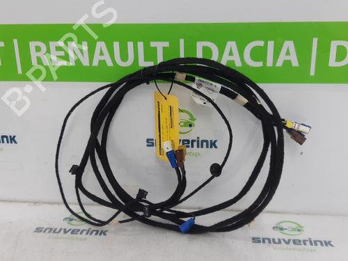 Used Antenna/Base RENAULT CLIO V (B7_) 1.0 TCe 90 (B7MT) (91 hp) 13195574