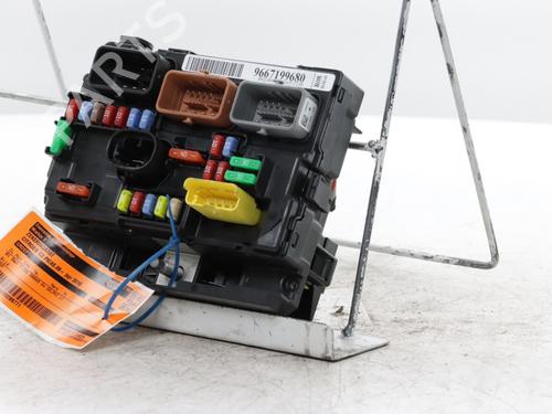 Fuse box CITROËN C3 Picasso (SH_) 1.2 THP 110 (SHHNZ6) | BP38264172E1 - Image 2