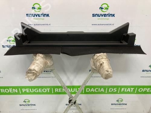 Used Boot lining PEUGEOT 3008 II SUV (MC_, MR_, MJ_, M4_) 1.2 THP/ PureTech 130 (MRHNSM, MRHNSU, MRHNSJ, MRHNYW,... (131 hp) 21193917