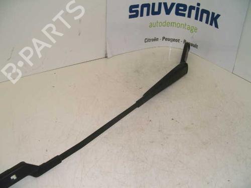 Used Front windshield wiper arm PEUGEOT 308 I (4A_, 4C_) 1.6 16V (150 hp) 21110905