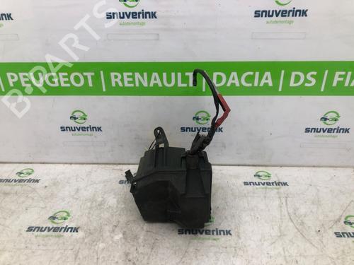 fuse-box-renault-twingo-ii-cn0_-2007-24647671 main image