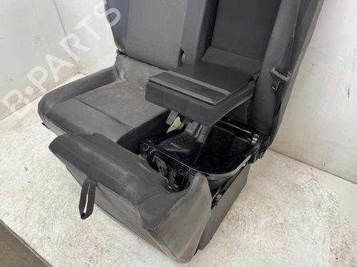 Right front seat PEUGEOT EXPERT Van (V_) 2.0 BlueHDi 120 | BP30186830C16