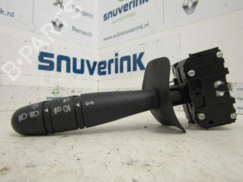Used Headlight switch RENAULT CLIO II (BB_, CB_) 1.6 16V (BB01, BB0H, BB0T, BB14, BB1D, BB1R, BB2KL, BB3G... (107 hp) 13323109