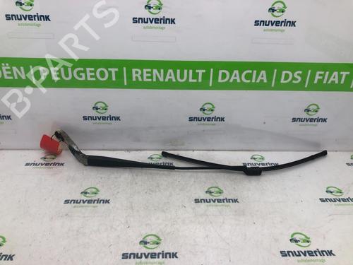 Used Front windshield wiper arm CITROËN JUMPER II Van 2.2 HDi 120 (120 hp) 13195582