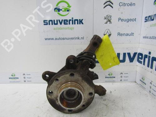 Achsschenkel links vorne RENAULT TWINGO II (CN0_) 1.2 (CN0D) (58 hp) 10783422