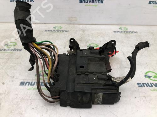 Used Fuse box Fuse box 21195311 21195311