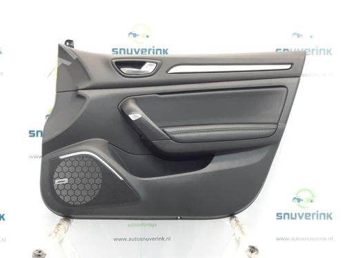 Høyre frontpanel RENAULT MEGANE IV Grandtour (K9A/M/N_) 1.2 TCe 130 (K9MR) (130 hp) 10801791