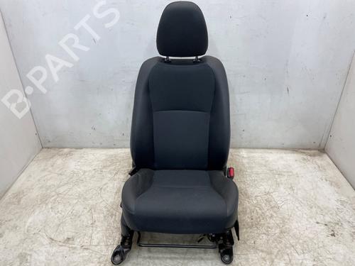 Used Right front seat TOYOTA YARIS (_P13_) 1.5 Hybrid (NHP130_, NHP130) (101 hp) 31050307