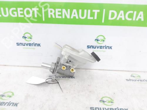 Used Brake master cylinder PEUGEOT 5008 II (MC_, MJ_, MR_, M4_) 1.6 THP 165 (M45GZW, M45GYW, M45GYV) (165 hp) 24167069