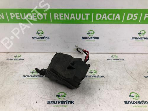 fuse-box-renault-twingo-ii-cn0_-2007-24166811 main image