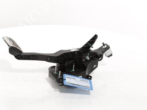 Used Break pedal PEUGEOT 208 II (UB_, UP_, UW_, UJ_) 1.2 MHEV (101 hp) 27351361