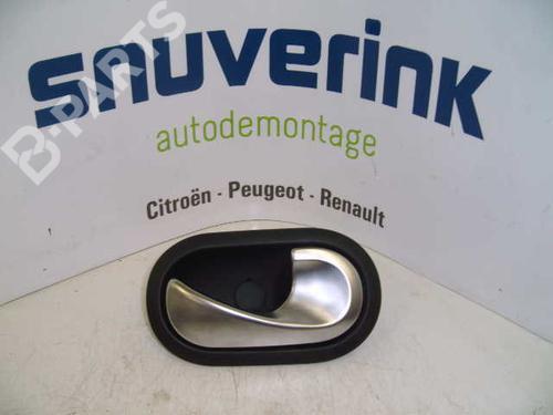 Used Rear right exterior door handle Rear right exterior door handle RENAULT TWINGO III (BCM_, BCA_) 1.0 SCe 70 (71 hp) 10787633 10787633