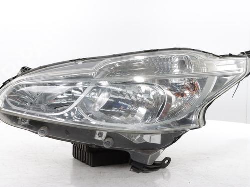 Venstre forlygte PEUGEOT 208 I (CA_, CC_) 1.0 VTi (68 hp) 31960557