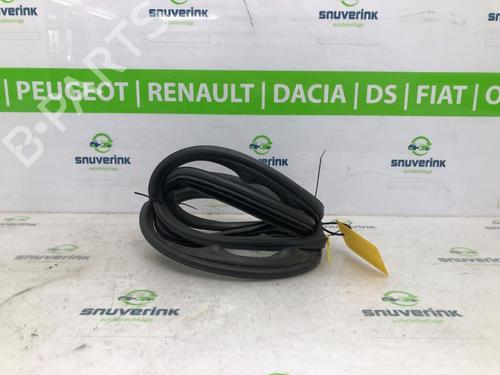 Used Rubber door seal RENAULT TWINGO III (BCM_, BCA_) 1.0 SCe 70 (71 hp) 20158423